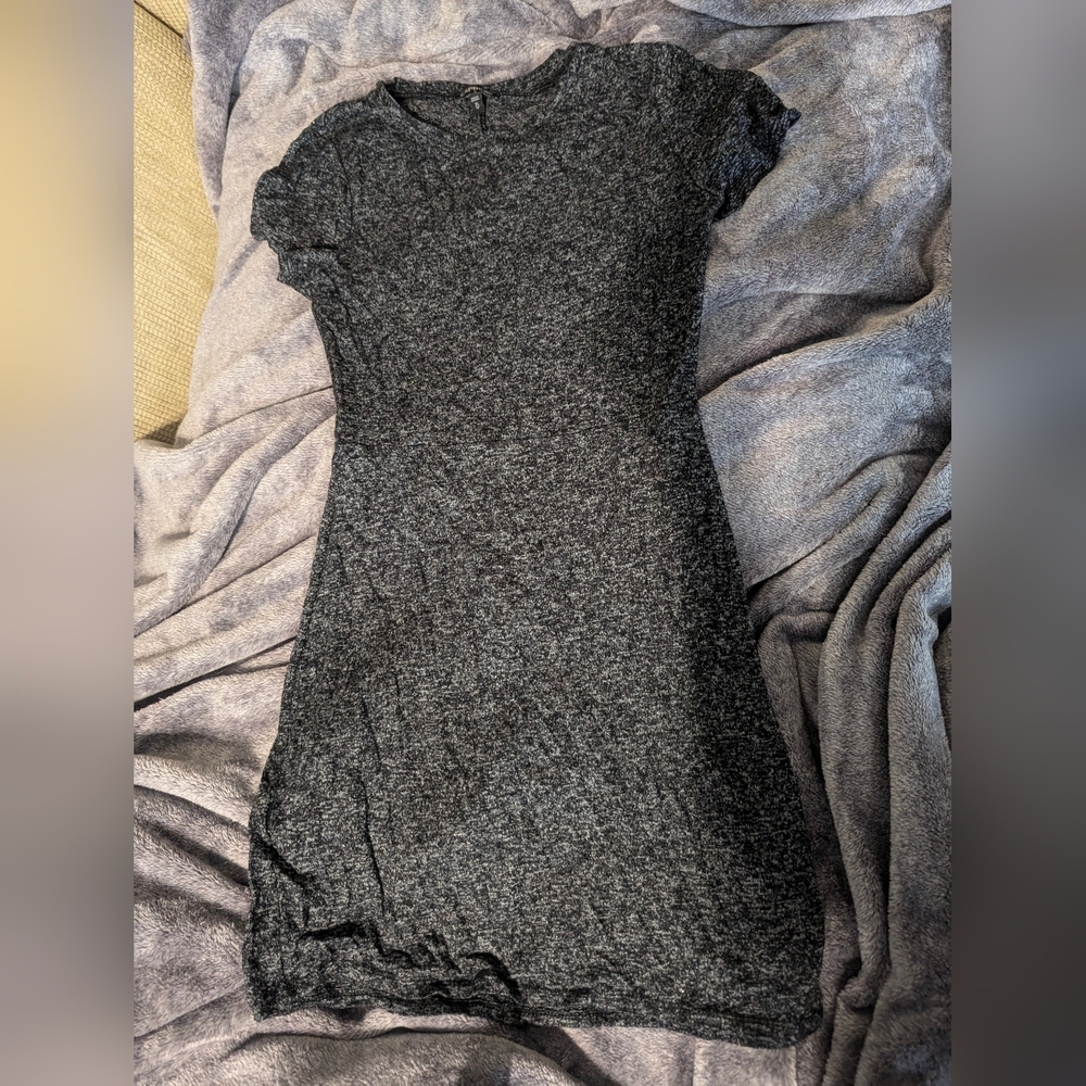 EUC Express Gray Bodycon Dress Short Sleeve Crew Neck